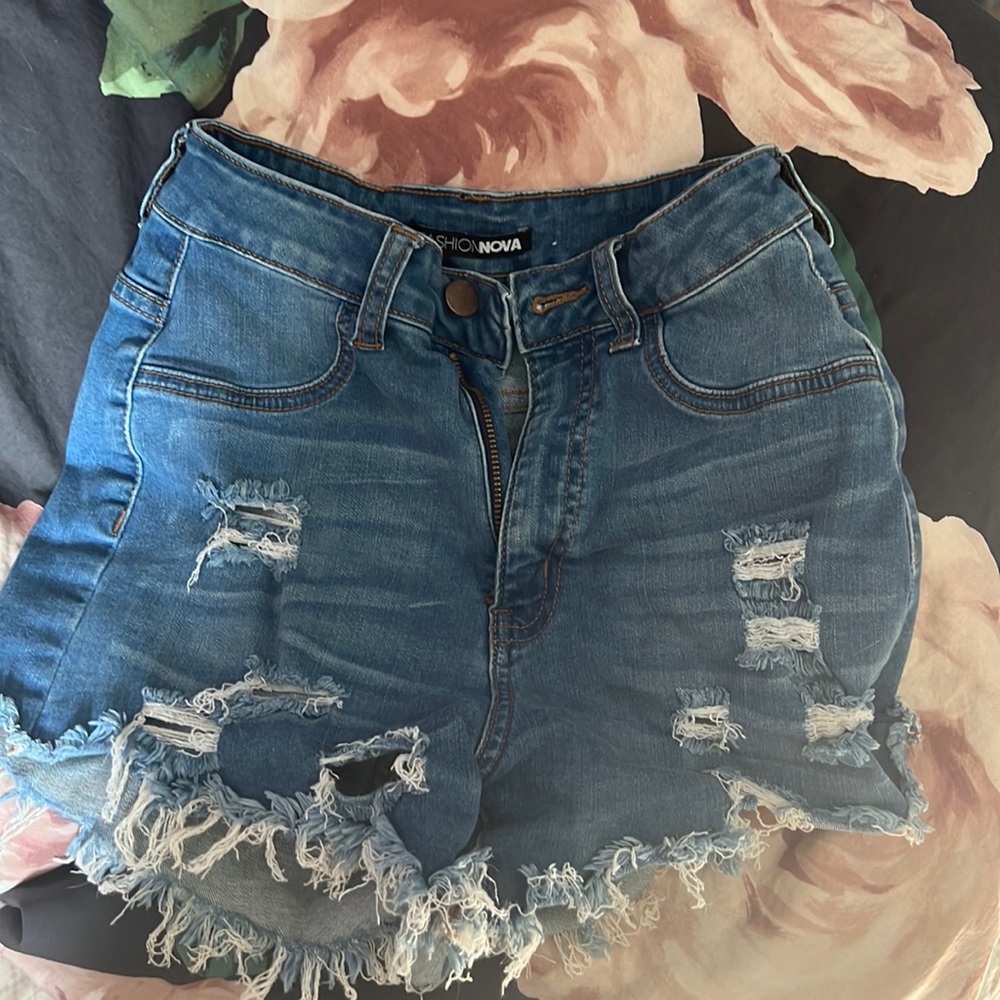 Fashion nova jean shorts